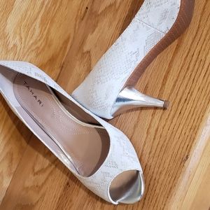 BNWT Tahari shoes